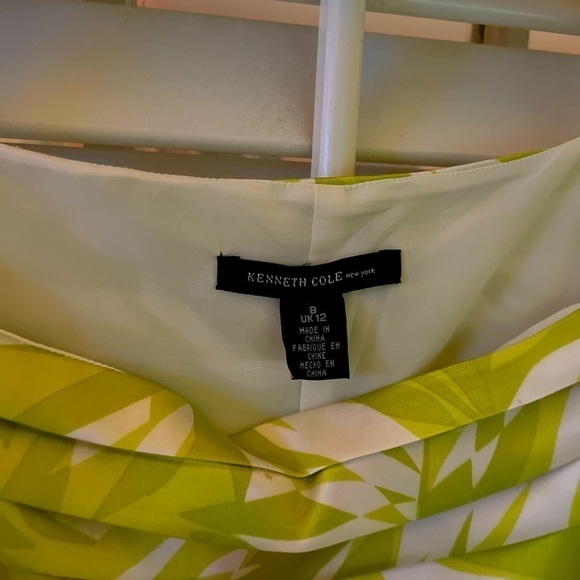 Kenneth Cole Silk Dress Size 8 EUC - Picture 3 of 5